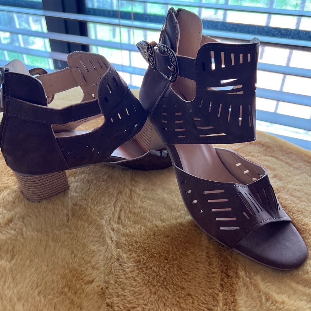 Womens Leather Shoes - Picture 6 of 11